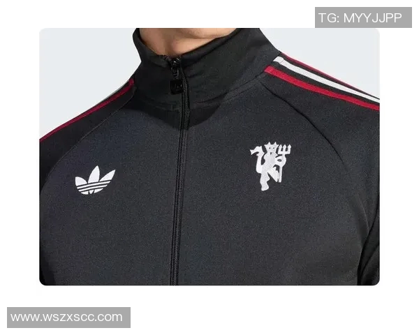 足球明星时尚休闲外套大揭秘引领潮流的运动风格与生活态度 足球明星时尚休闲外套大揭秘引领潮流的运动风格与生活态度